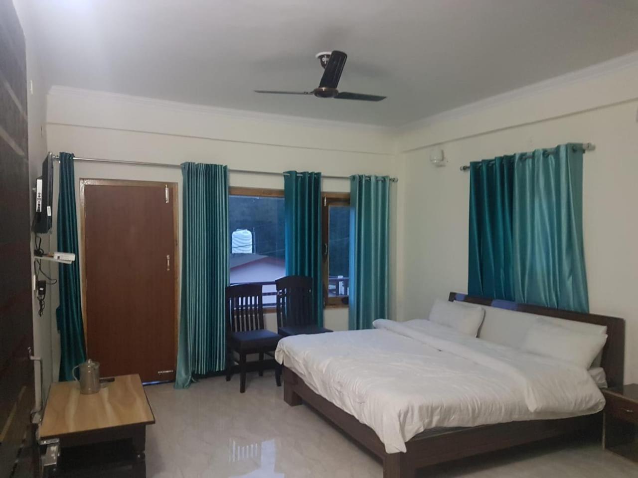 Oyo 23298 Hotel Uttaranchal Inn Найнитал Экстерьер фото